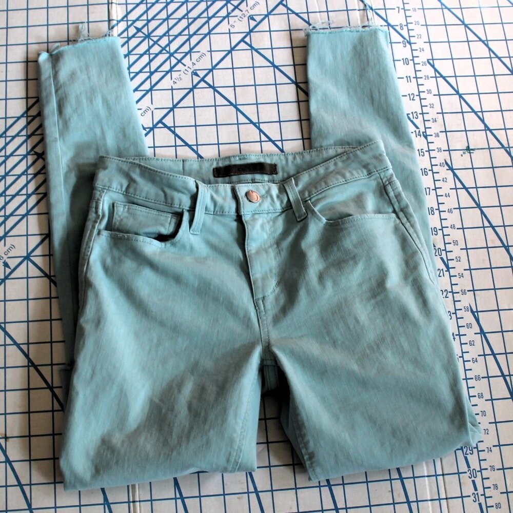 Joe's Jeans The Icon Mid Rise Skinny Ankle Aqua Denim Distressed Knees, 26